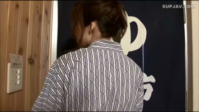 Suối nước nóng ướt át cùng Julia và SDMT-286