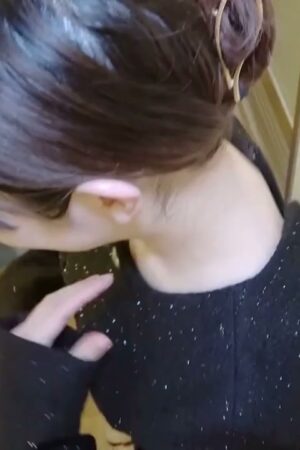 Nụ cười ngọt ngào của mỹ nhân Không trong suối nước nóng FC2-PPV-4834705